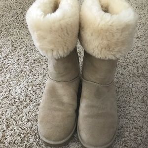 UGG Classic Tall Boots Cream Size 9